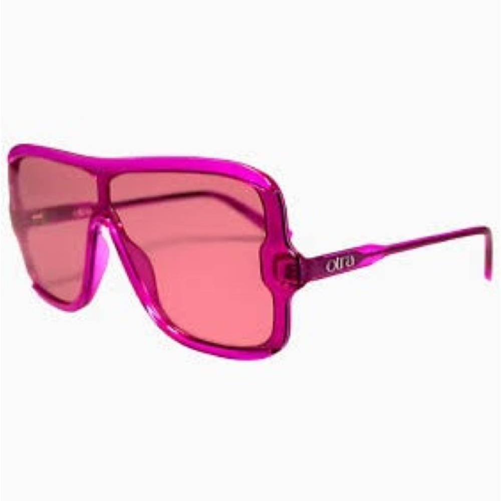 Otra Jagger Sunglasses in Pink